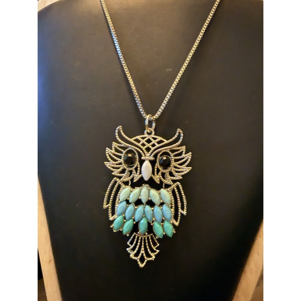 Silver Tone Ombre Turquoise Color Owl Articulated Necklace Pendant 30"